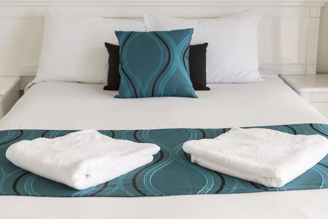 Gemini Resort Caloundra 4*,  Avustralya